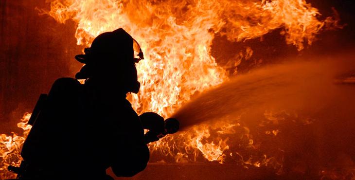 На Кіровоградщині від пожежі рятували магазин