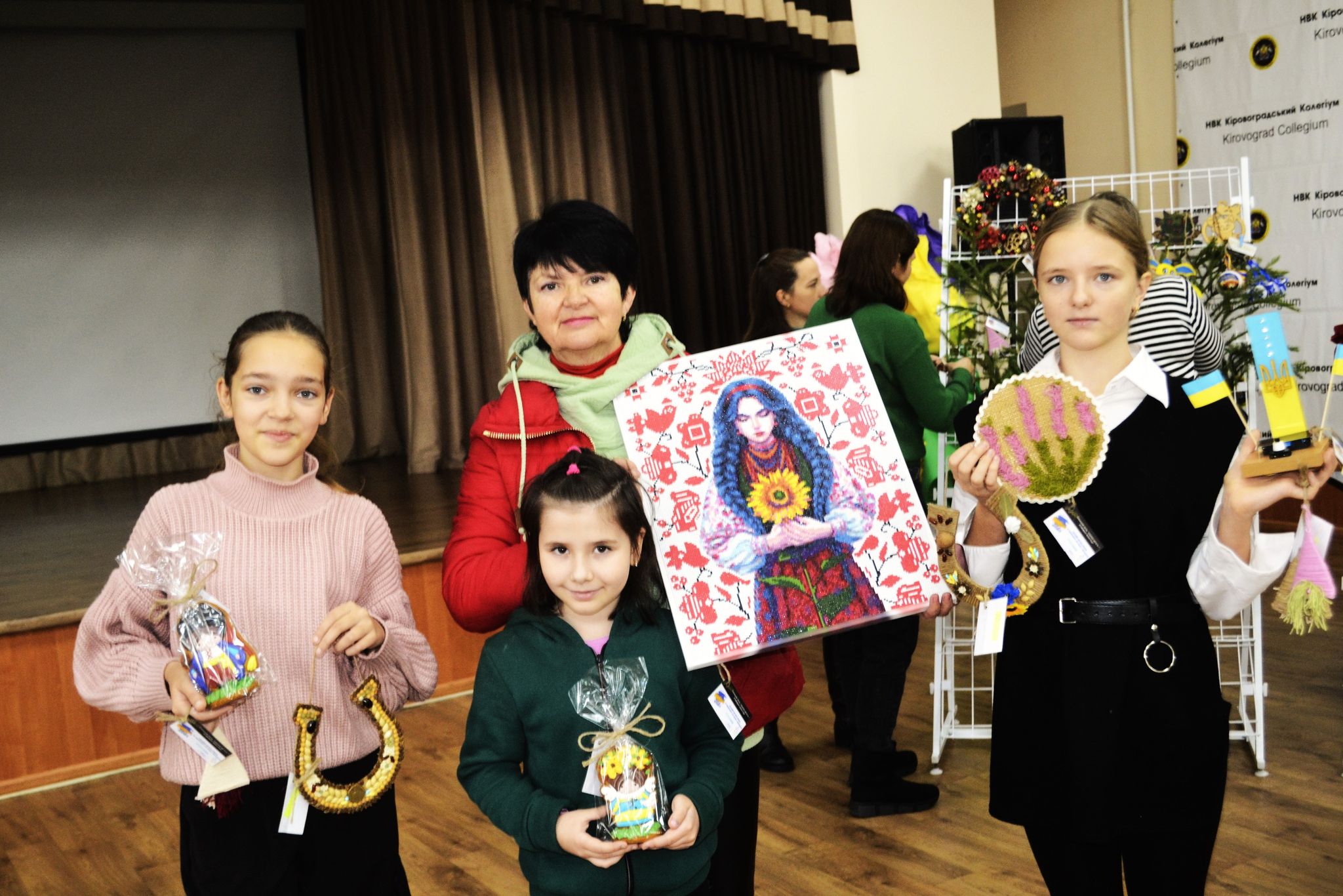 У Кропивницькому відбувся ярмарок-продаж дитячих  робіт, для допомоги ЗСУ