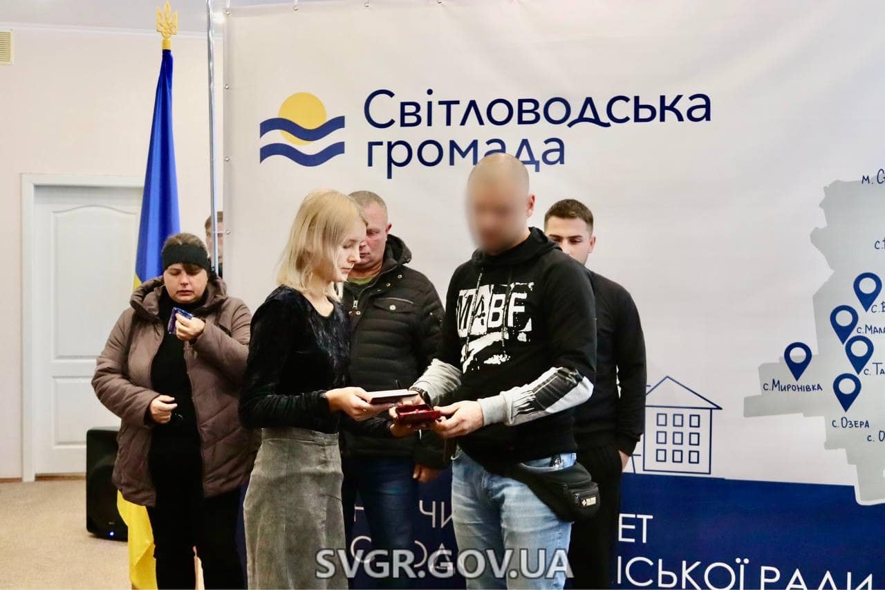 Дружинi загиблого воїна з Кiровоградщини вручили орден чоловiка