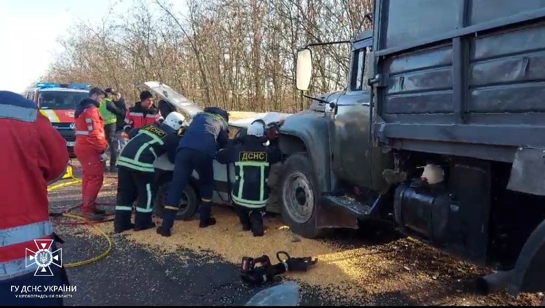 На Кіровоградщині у ДТП постраждала дівчина