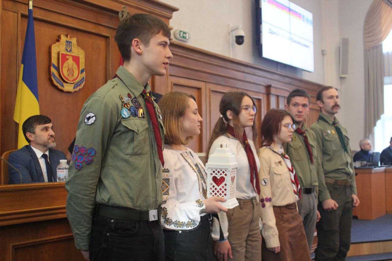 До обласної ради передали Вифлеємський вогонь