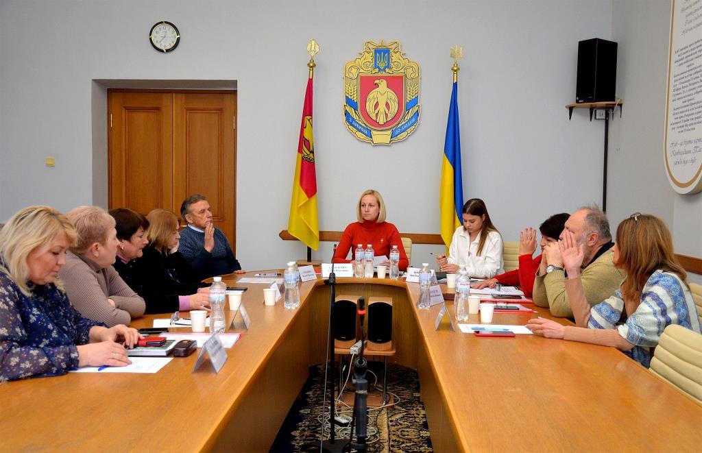 У Кіровоградській облраді провели конкурс на посаду директора обласного театру ляльок 