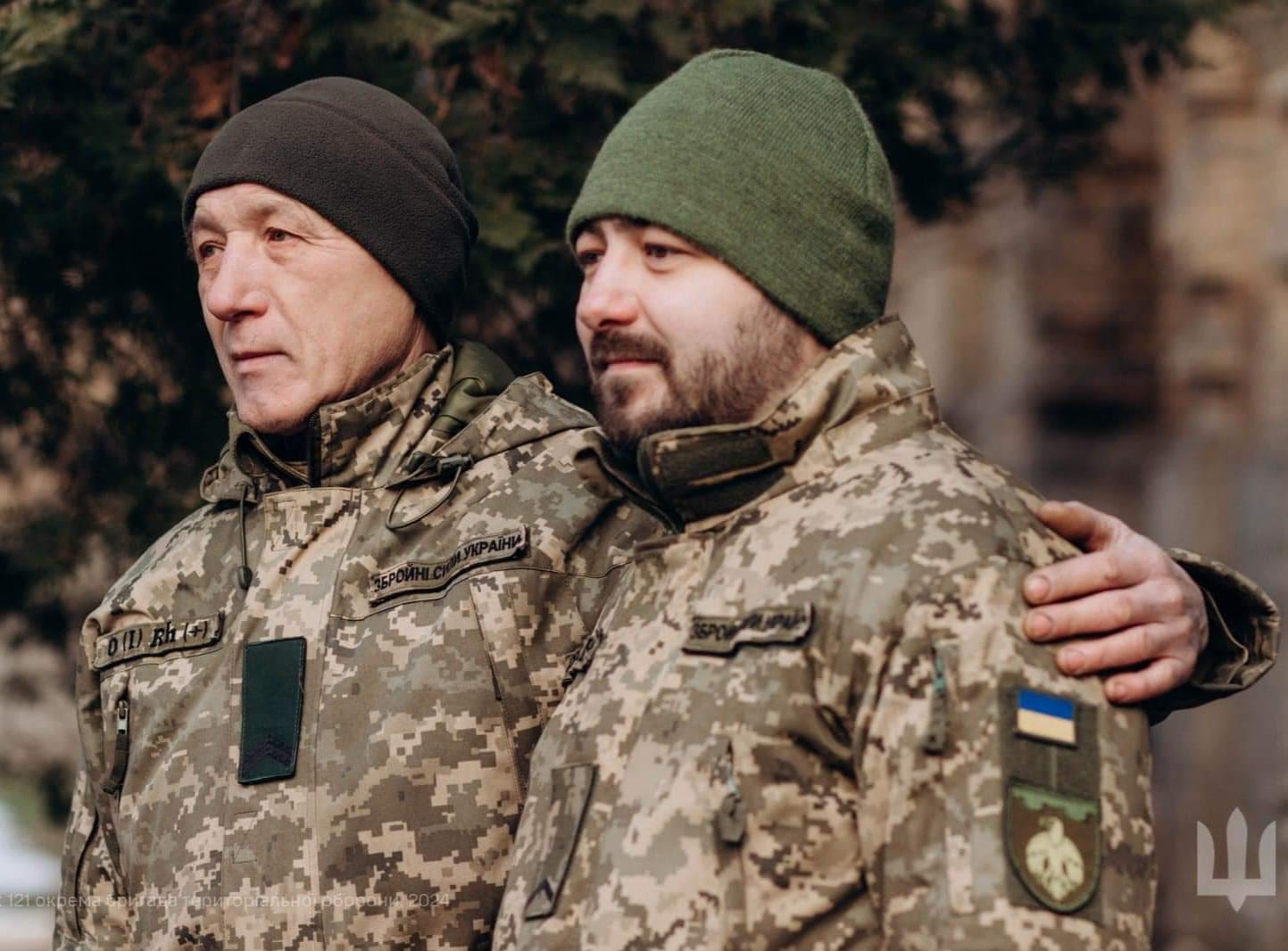 Батько та син з Кiровоградщини з першого дня великої вiйни захищають Україну