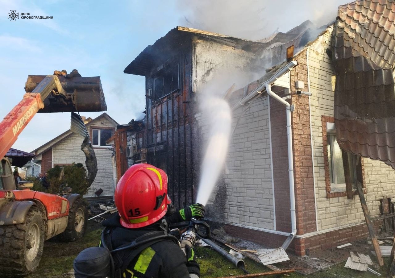 Три будинки палали на Кiровоградщинi