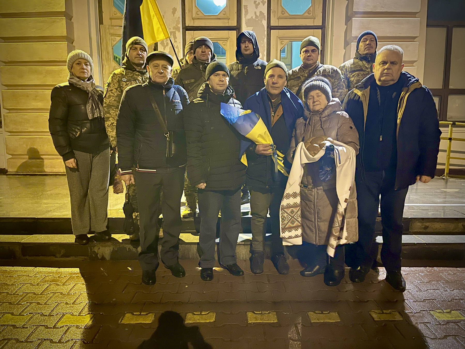 На Кiровоградщинi зустрiли Героя, який повернувся з полону