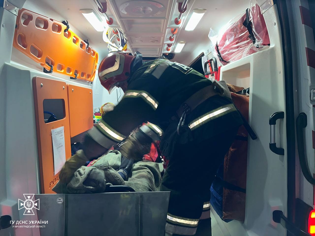 Рятувальники Кіровоградщини допомогли хворій жінці