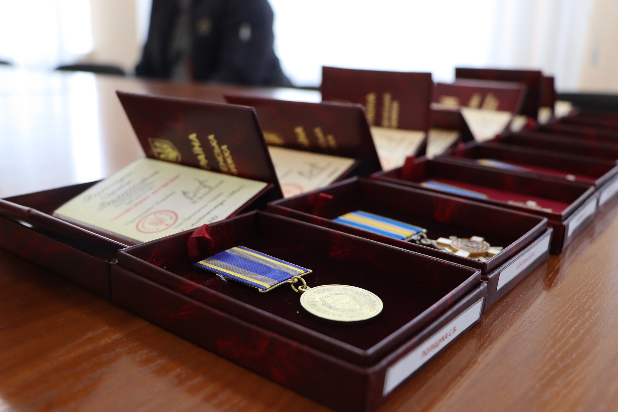 Вісім відзнак посмертно вручили сім’ям загиблих Героїв з Олександрійської громади