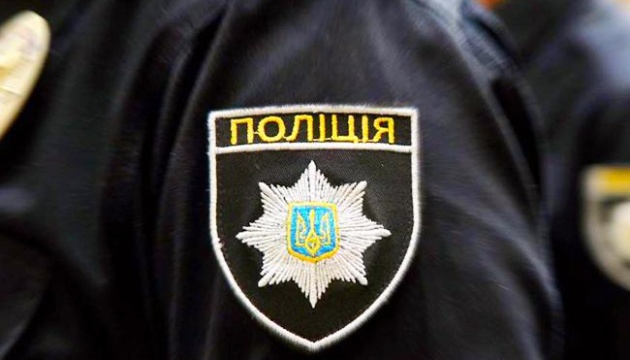 На Кіровоградщині чоловік відібрав зброю у поліцейського та скоїв самогубство