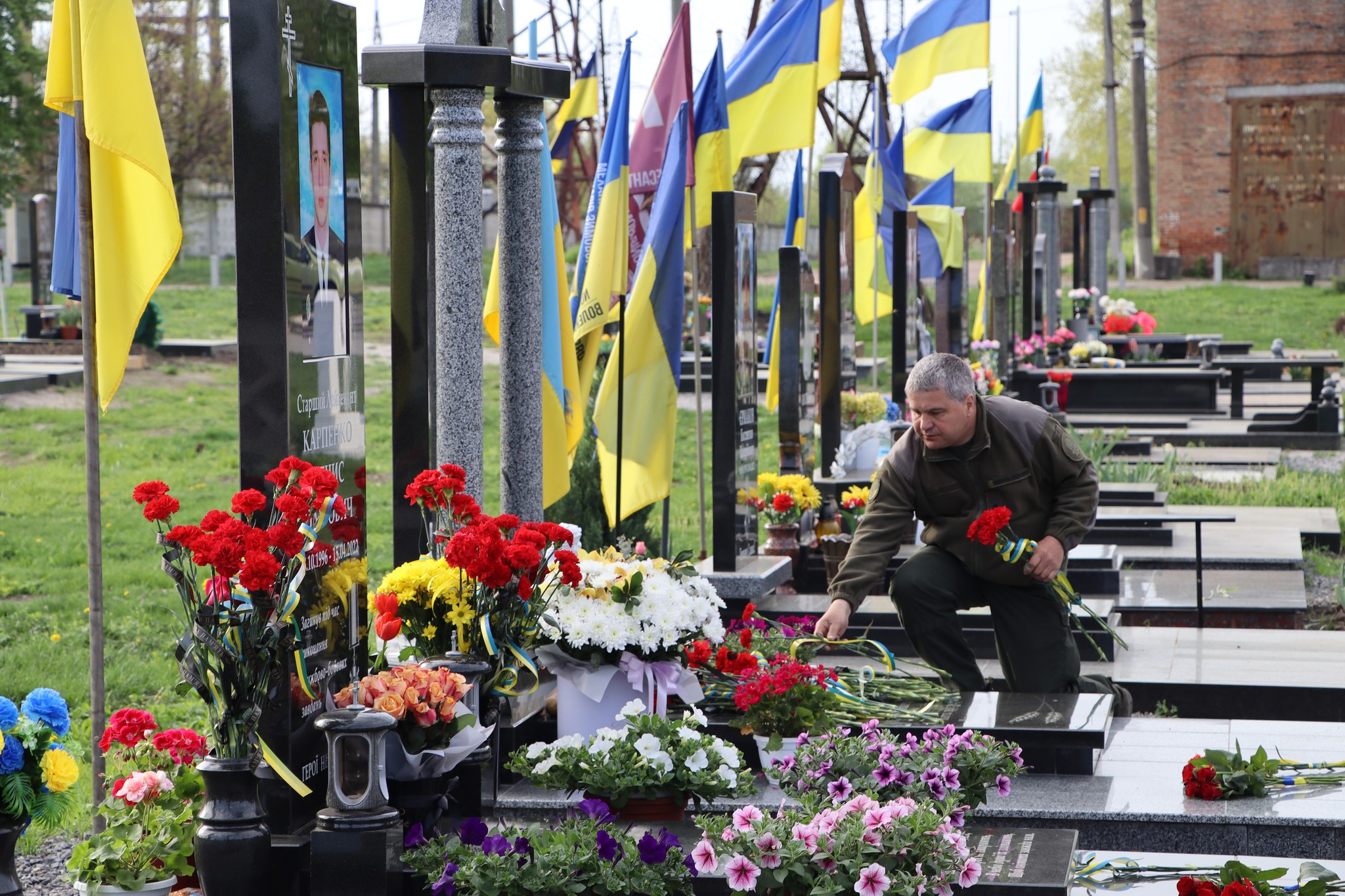 В Олександрії вшанували військових, які загинули під час ракетного удару по аеродрому