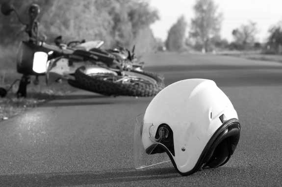 У Кропивницькому мотоцикліст та його пасажирка потрапили в ДТП
