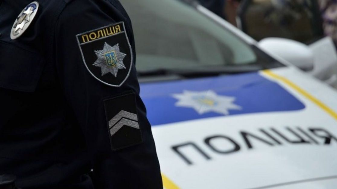 На Кіровоградщині поліцейські встановлюють обставини пошкодження трьох авто
