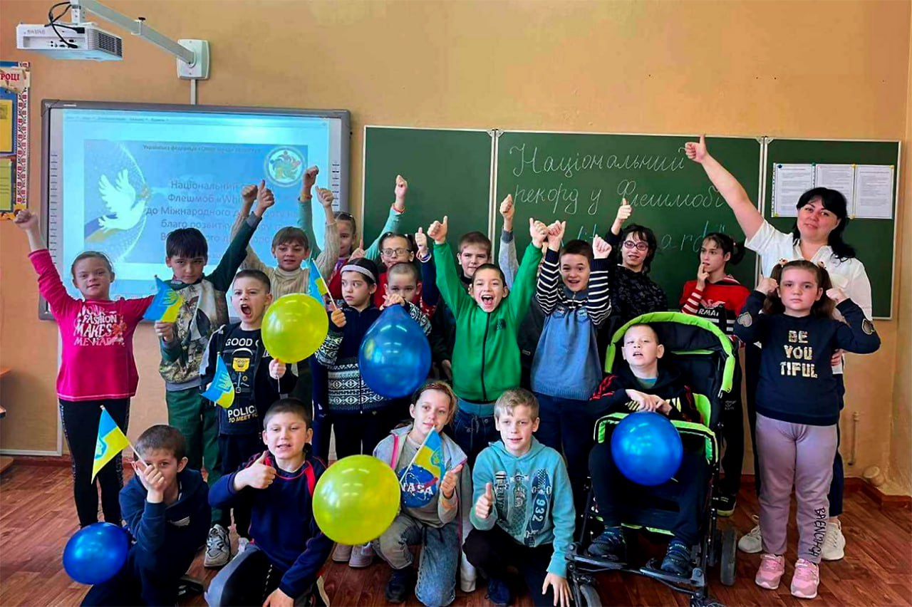 Дiти з Кiровоградщини долучилися до встановлення нацiонального рекорду України