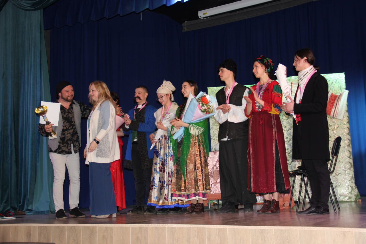 Пісні, танці та театр: у Кропивницькому ліцеїсти влаштували благодійне та масштабне дійство (ФОТО)