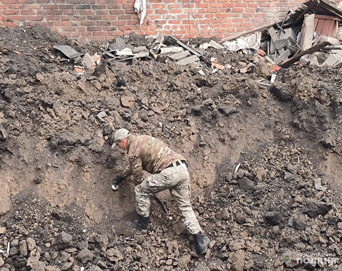 Вибухотехнiки полiцiї Кiровоградщини розмiновують деокупованi територiї Харкiвщини