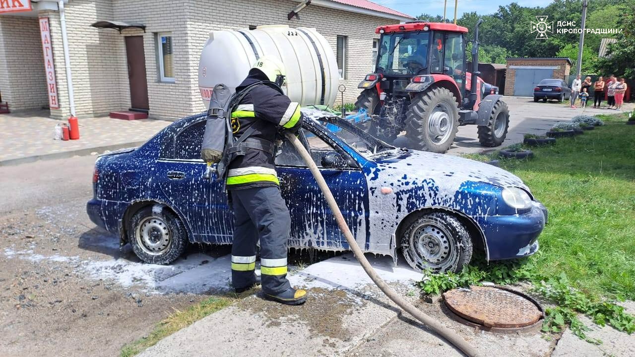 На Кіровоградщині рятували від вогню Lanos