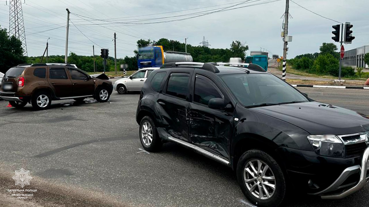 У Кропивницькому водій хотів проскочити перехрестя, але скоїв ДТП