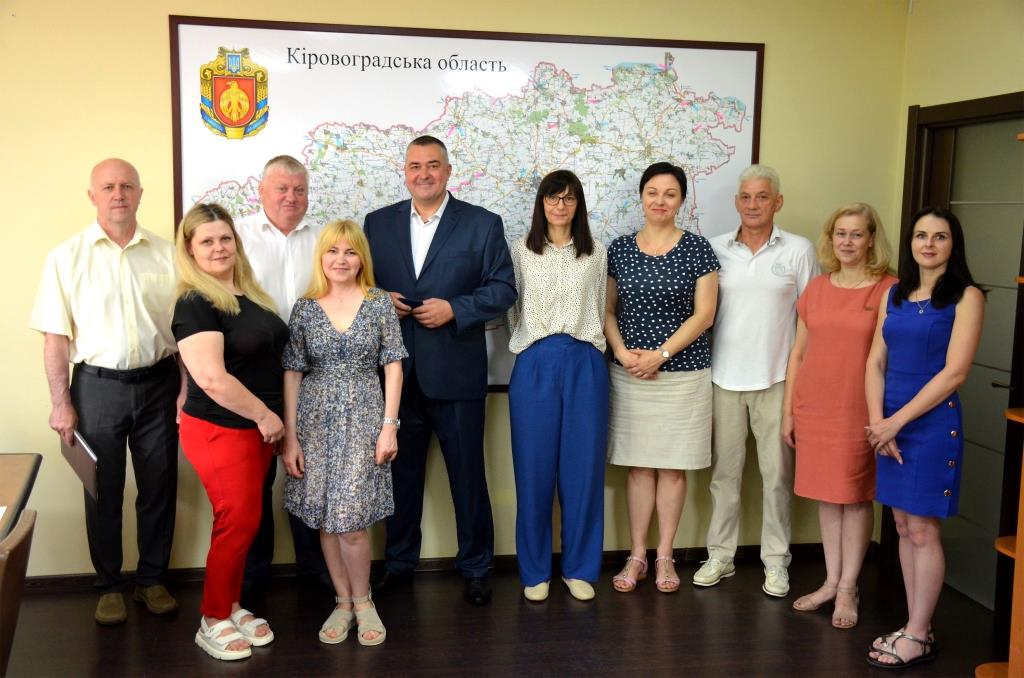 Юрій Дрозд підписав контракт з керівником «Регіонального центру розвитку послуг»