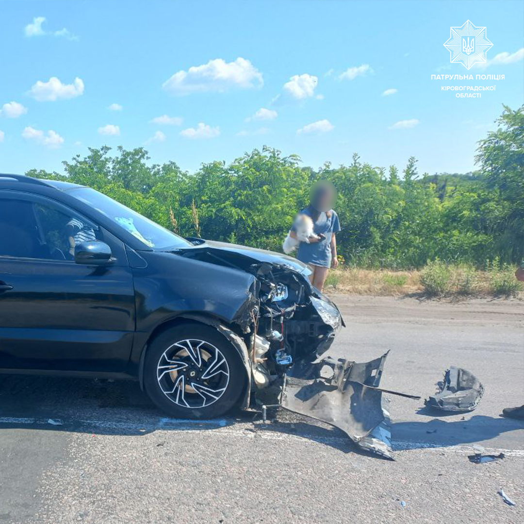 Неподалік Кропивницького водійка Renault спричинила ДТП