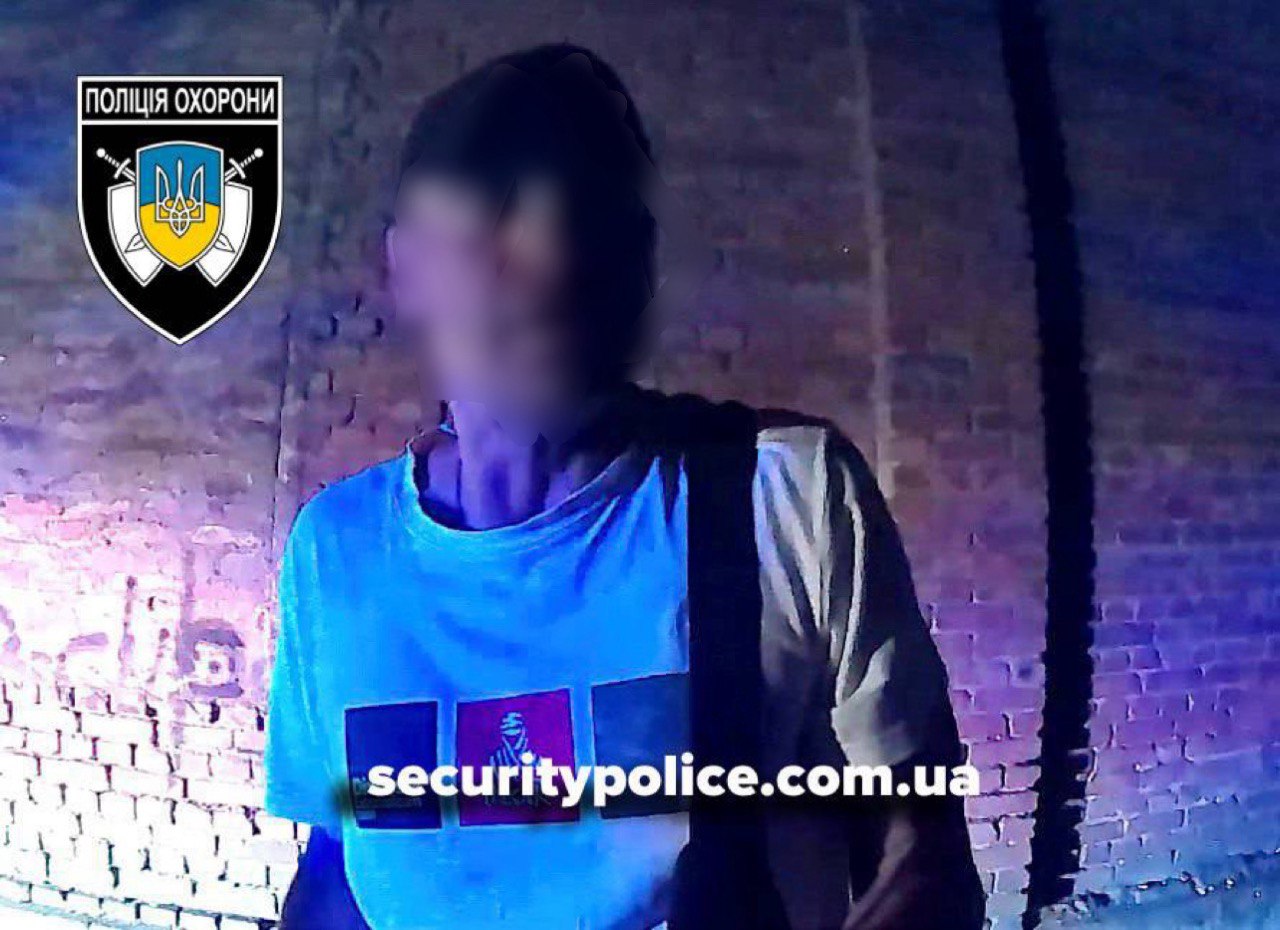 У Кропивницькому на чоловiка напав невiдомий та порiзав обличчя