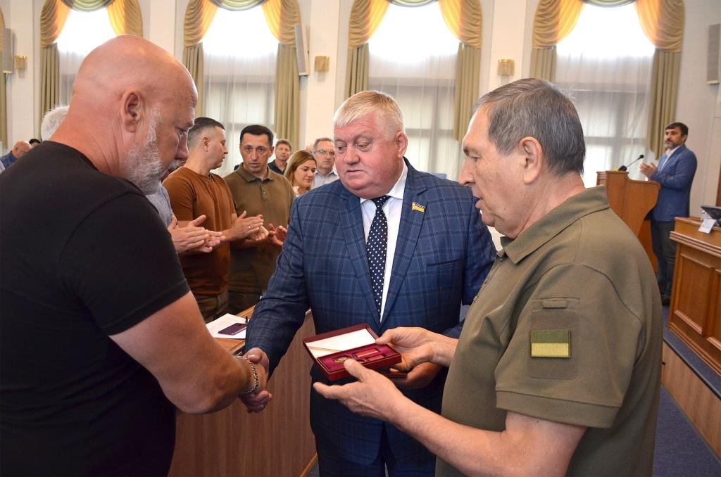 У Кропивницькому Героям-захисникам вручили ордени, відзнаки та медалі
