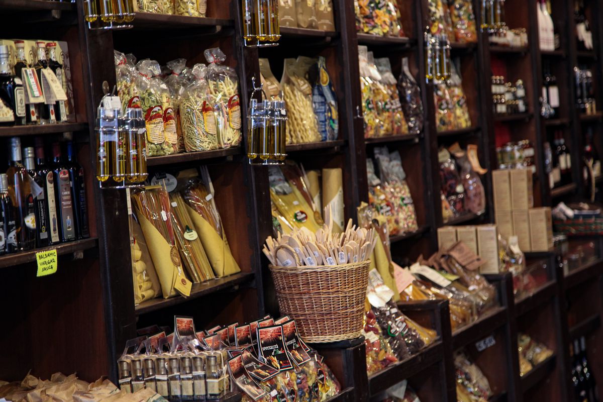 Житель Кіровоградщини викрав продукти та накупив патронів