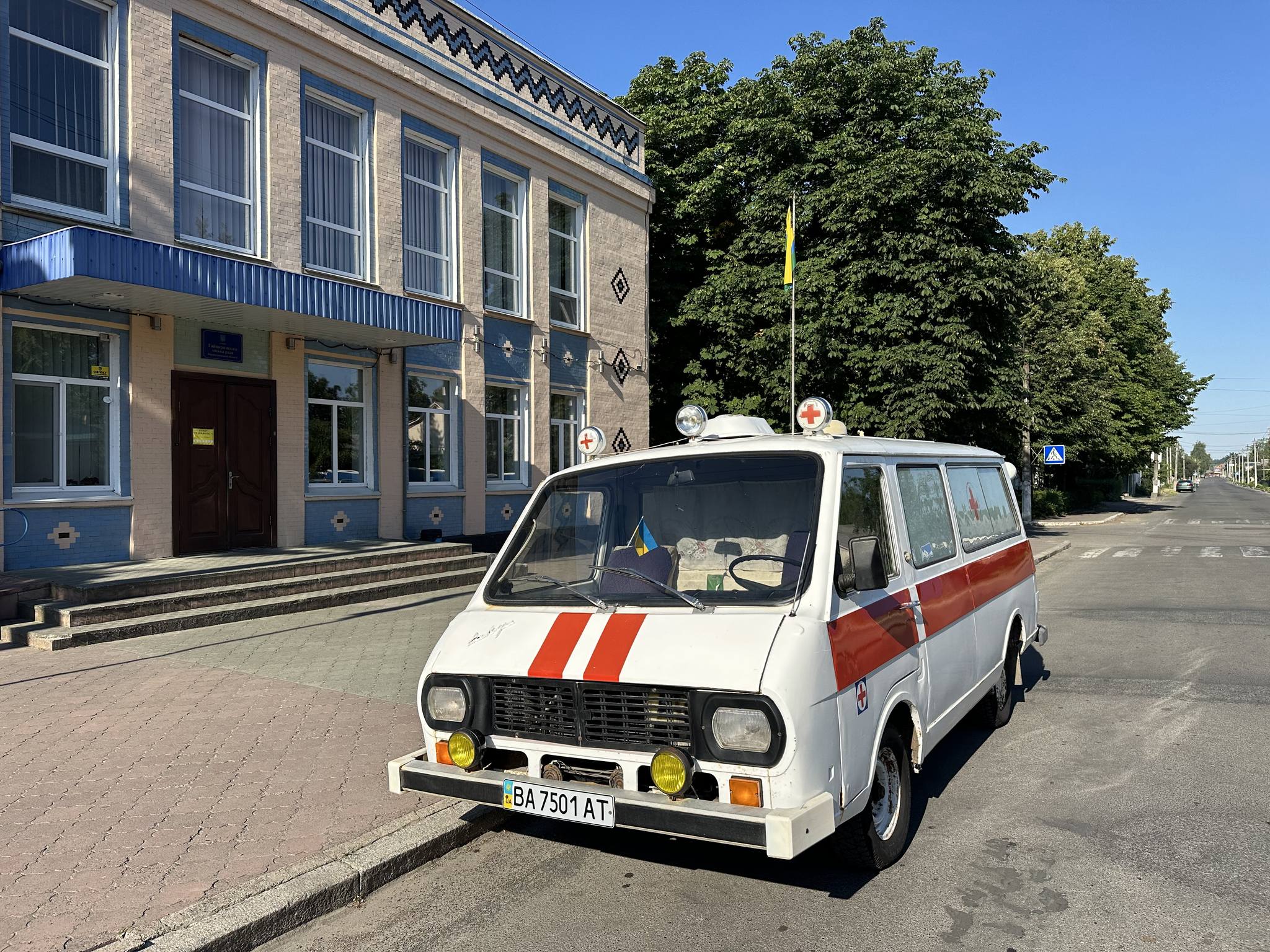 В громадi на Кiровоградщинi передали чергову автiвку захисникам