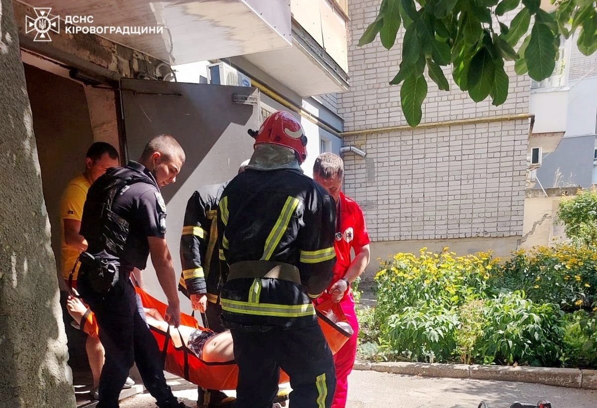 У Кропивницькому хворий пенсіонер став заручником власної квартири