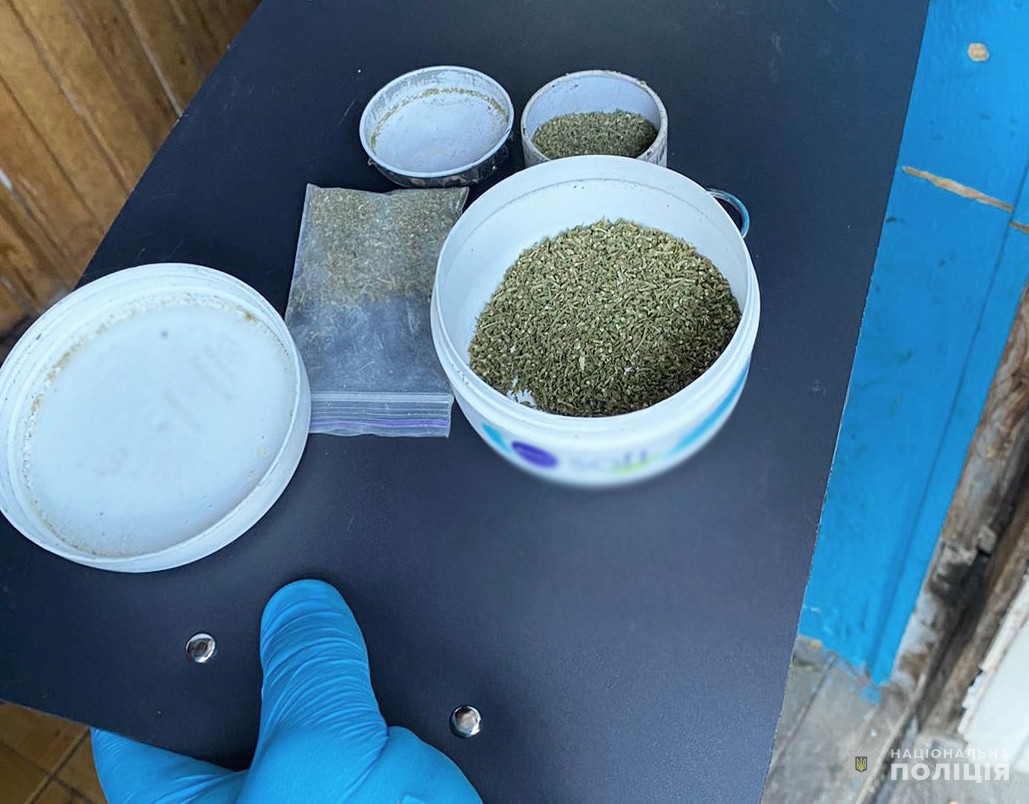 На Кіровоградщині викрили двох наркозбувачів