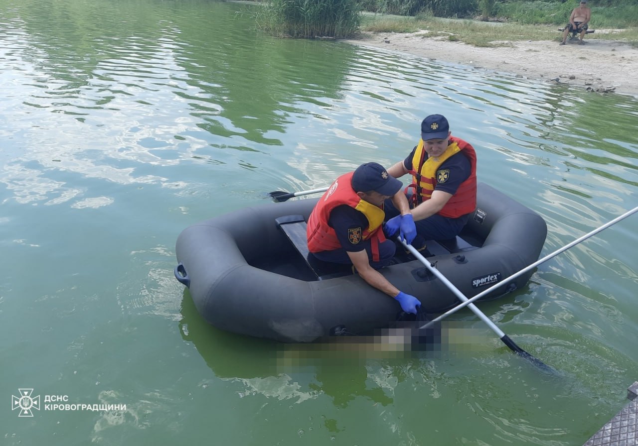 На Кіровоградщині з річки витягли тіло чоловіка
