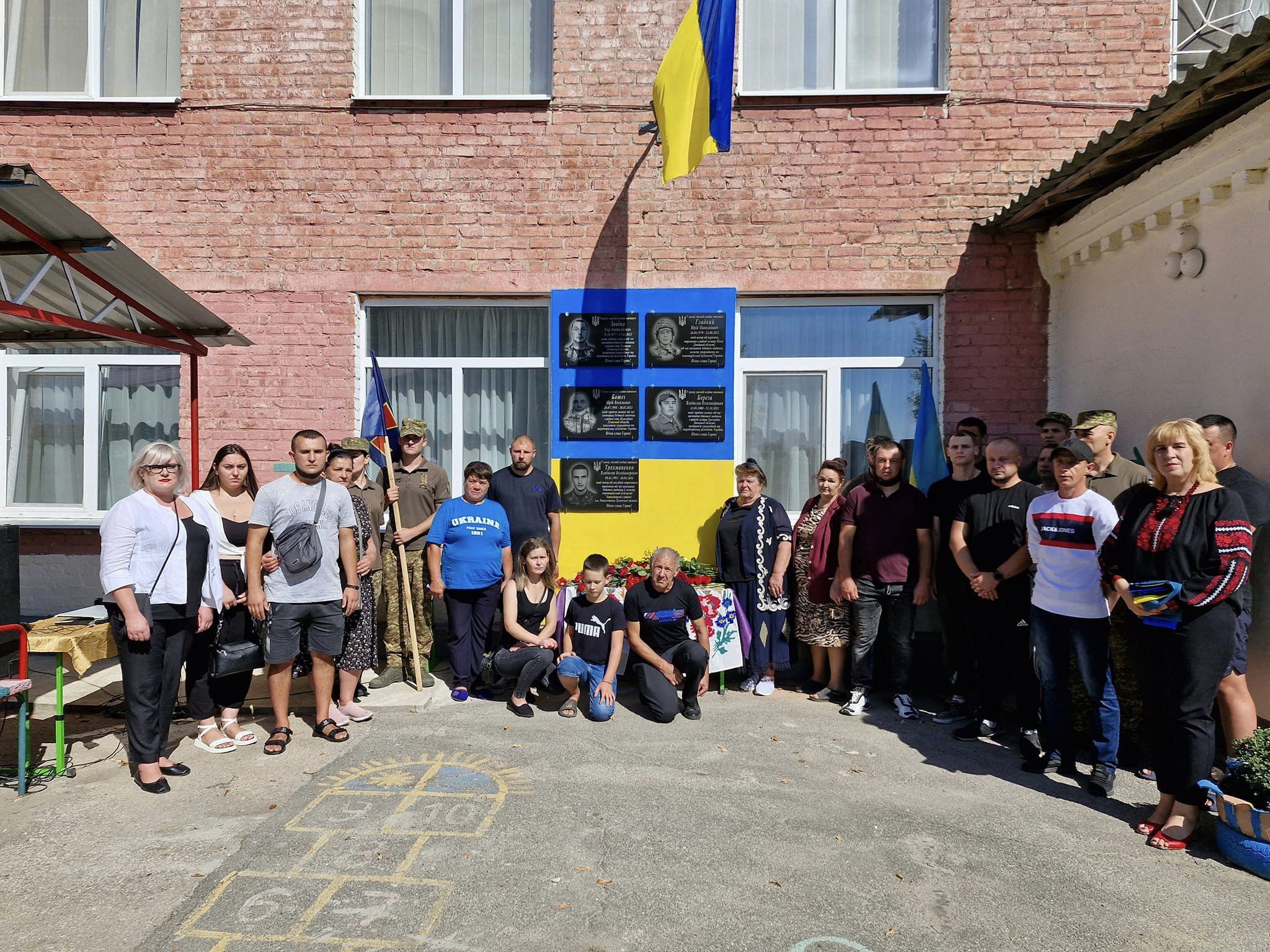 В Кропивницькому районi вiдкрили меморiали пам’ятi Героїв