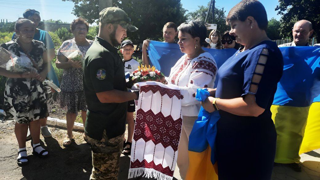 У селi Кропивницьке зустрiли звiльненого з полону воїна