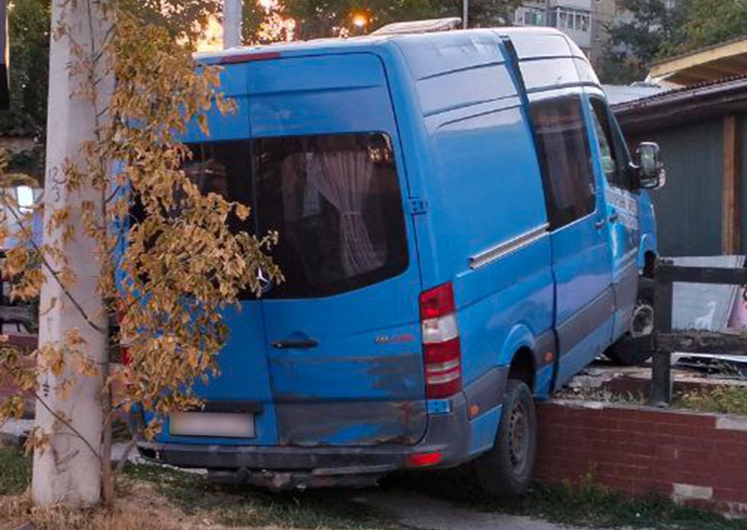 У Кропивницькому водій мікроавтобуса напідпитку скоїв ДТП