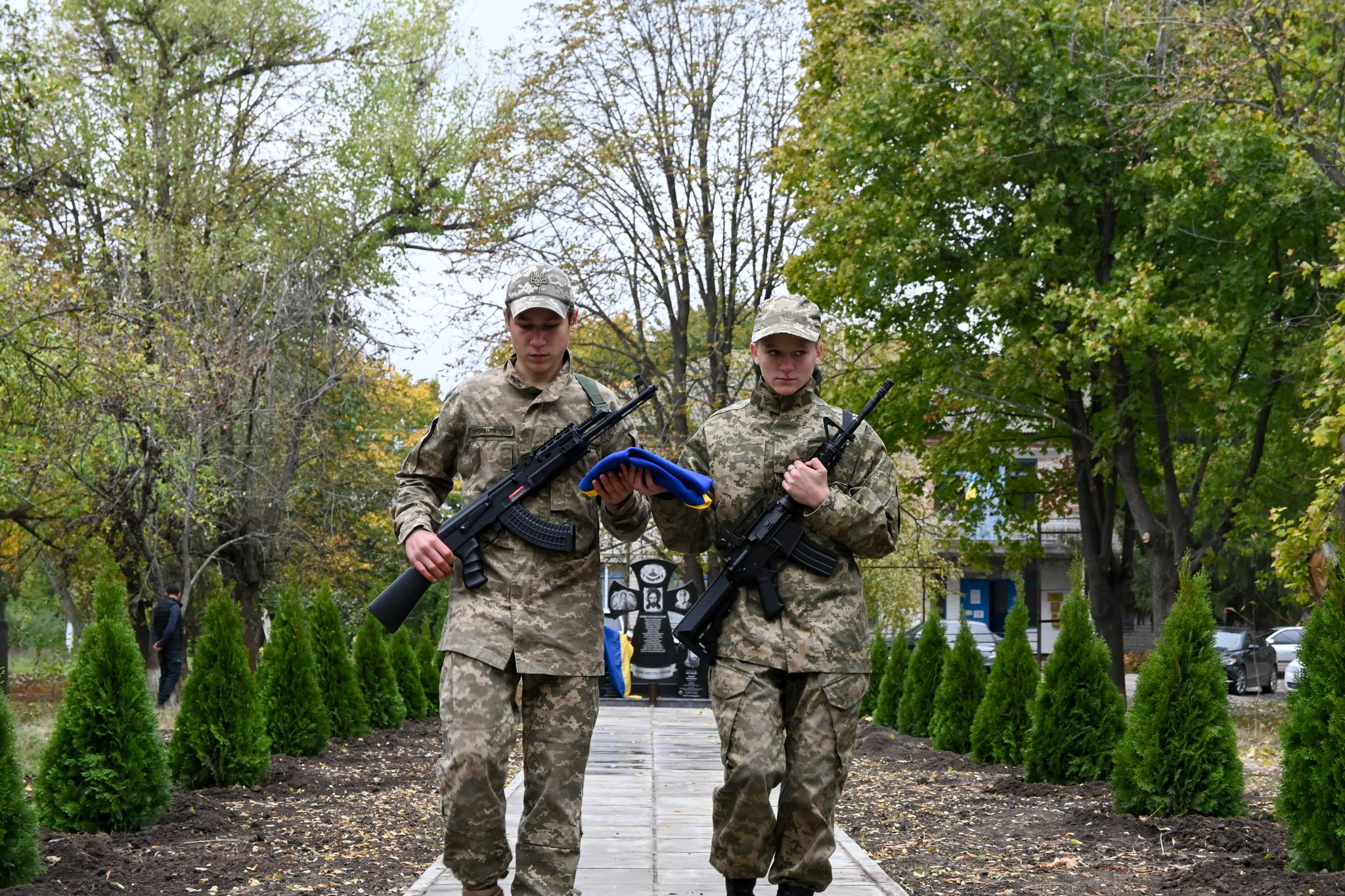 Алею на честь загиблих Героїв вiдкрили на Кiровоградщинi (ФОТО)