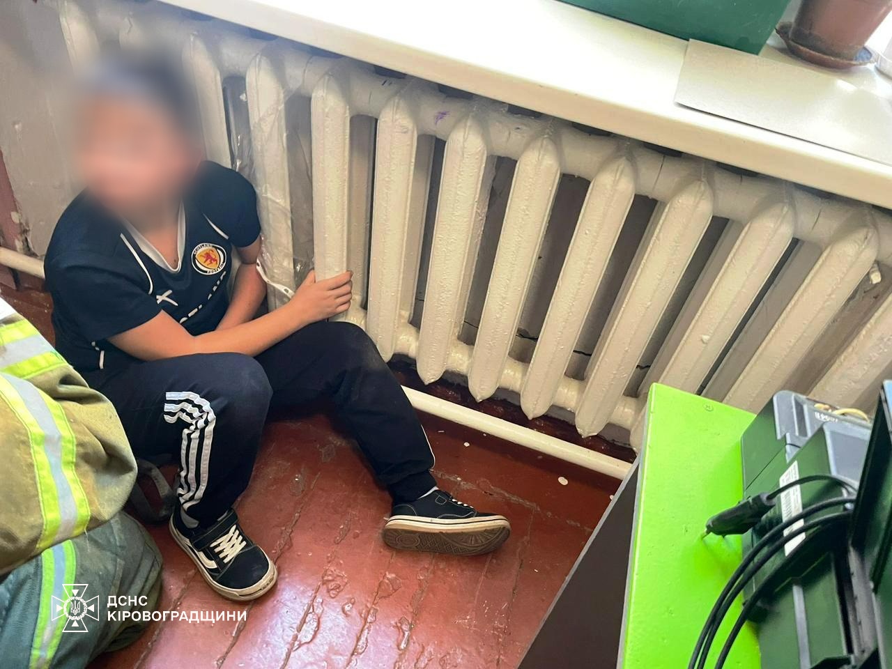 В школi на Кiровоградщинi дитина застрягла в батареї