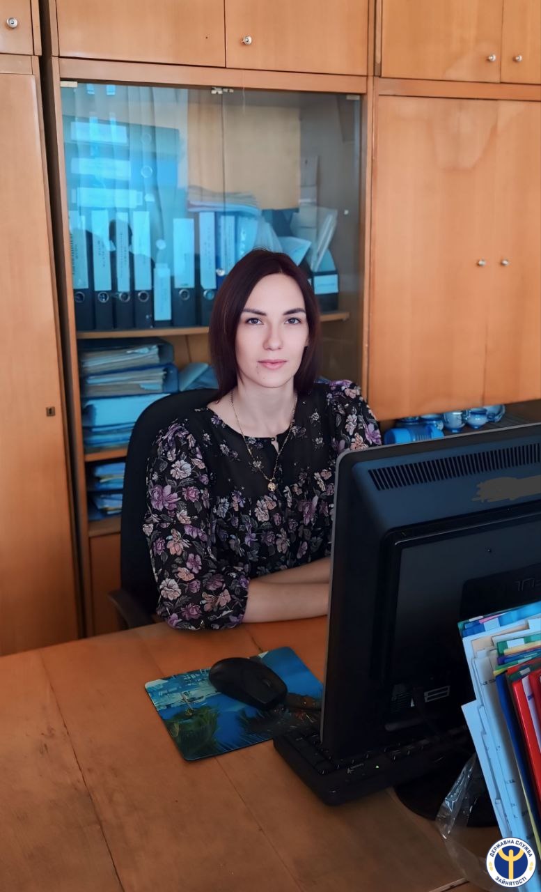 Переселенка з Лиману отримала роботу та можливість безкоштовно вчитися