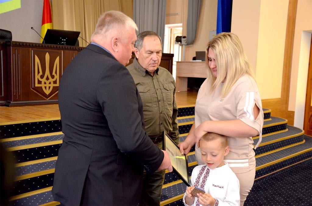 У Кропивницькому передали нагороди рідним правоохоронців, полеглих на війні