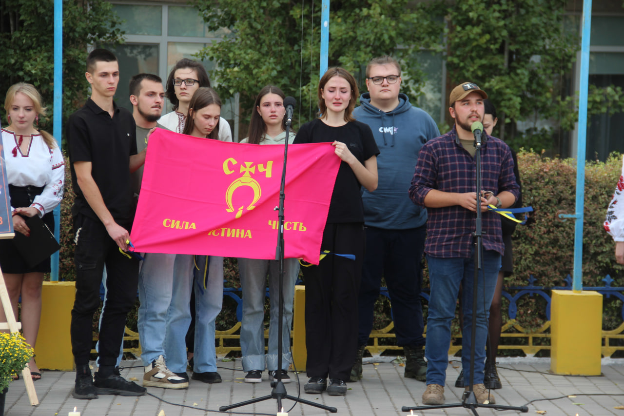 У кропивницькому ліцеї вшанували полеглих учнів-воїнів (ФОТО)