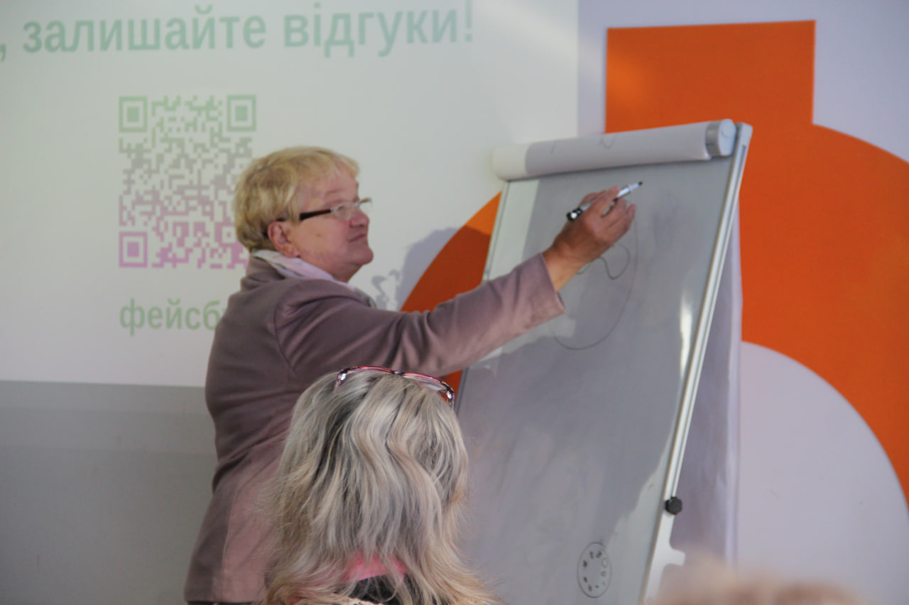 У Кропивницькому провели зустріч, присвячену місячнику рожевої стрічки