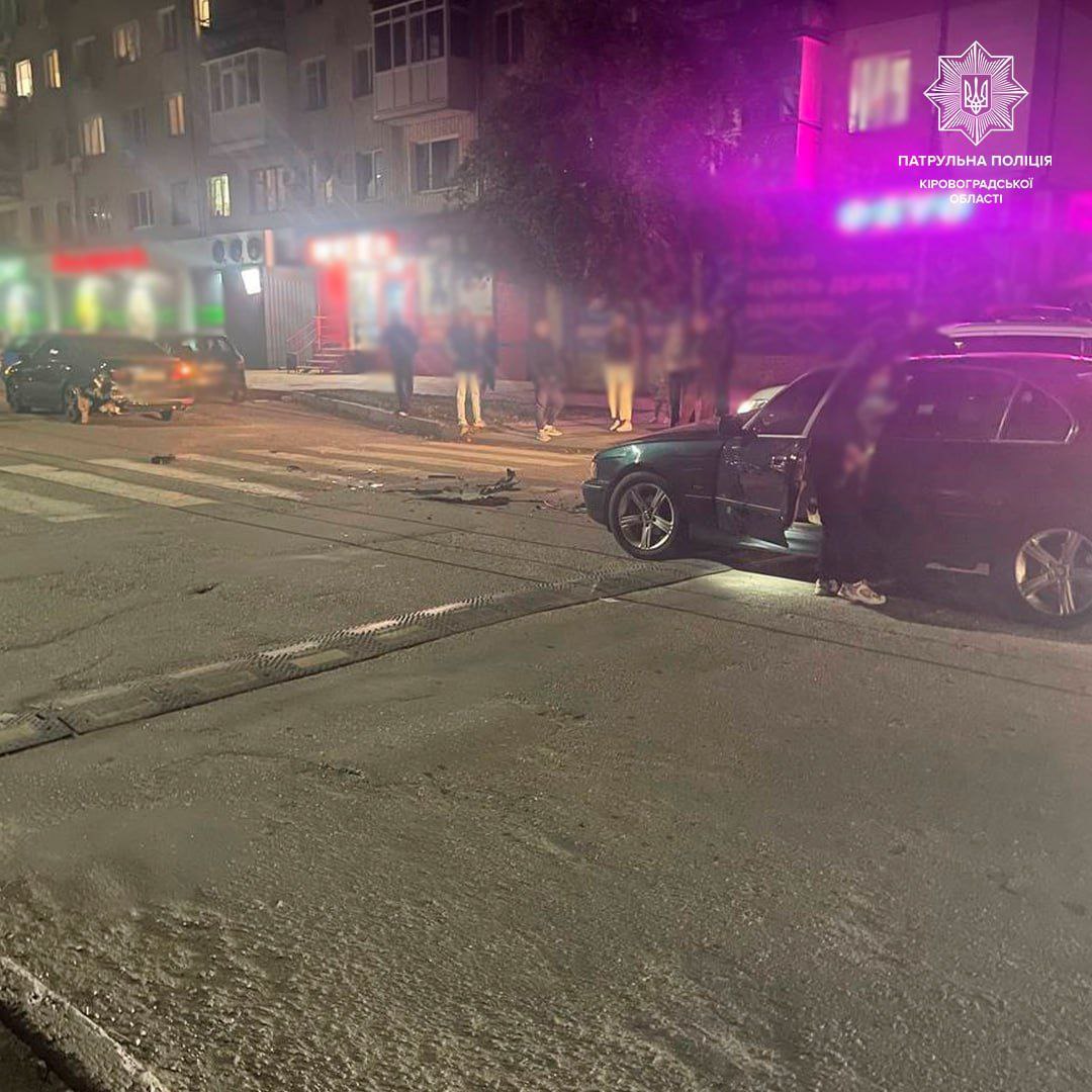 Кропивницький водiй врiзався в автiвку перед “зеброю”