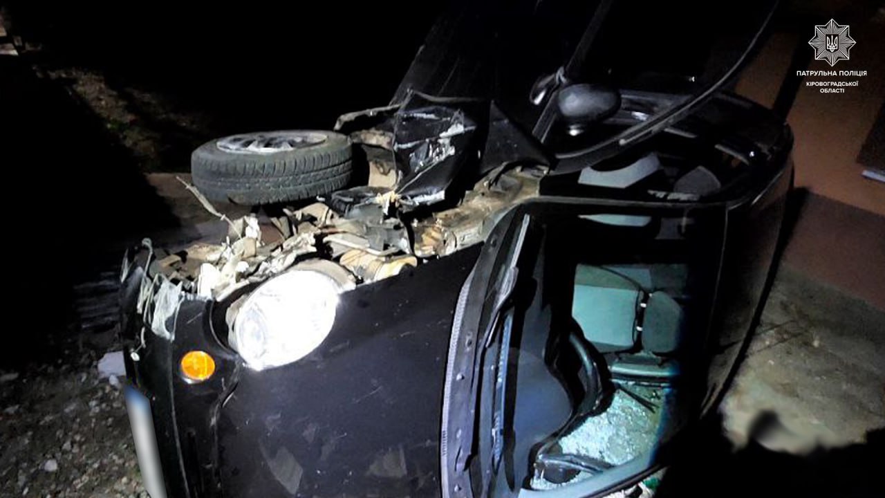 У Кропивницькому п’яний водій в’їхав у паркан