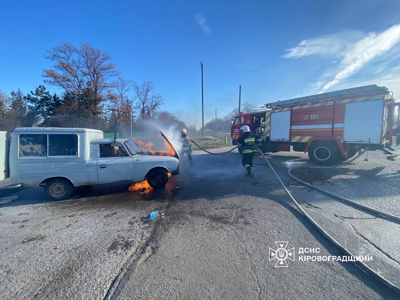 На Кiровоградщинi вiд вогню рятували легковий автомобiль