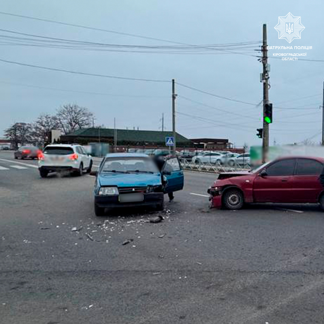 У місті Кропивницькому двоє водіїв не змогли поділити перехрестя