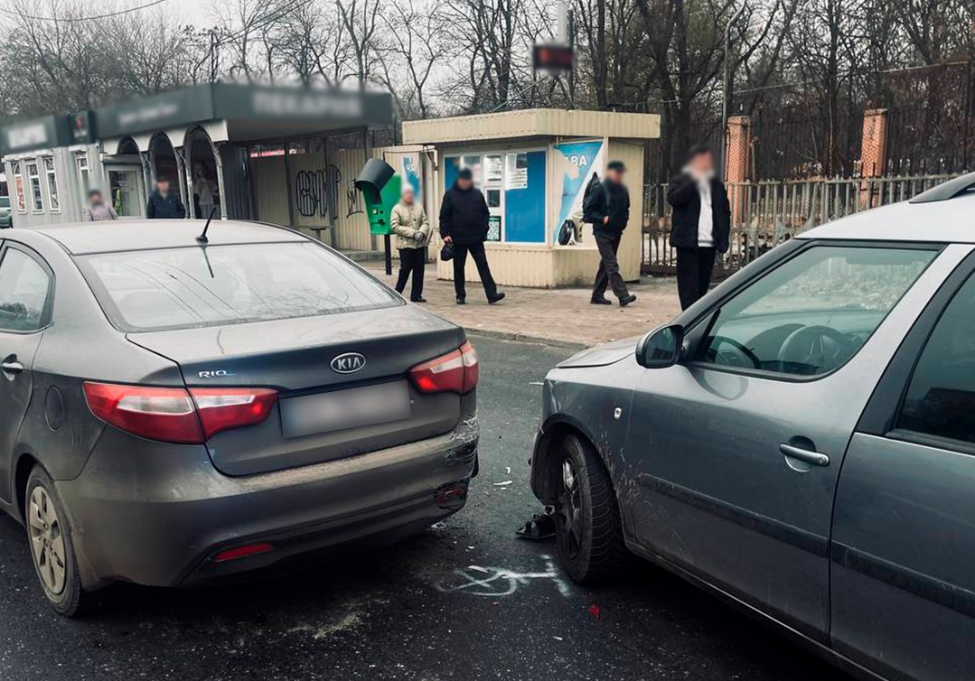 Біля Дендропарку сталася ДТП