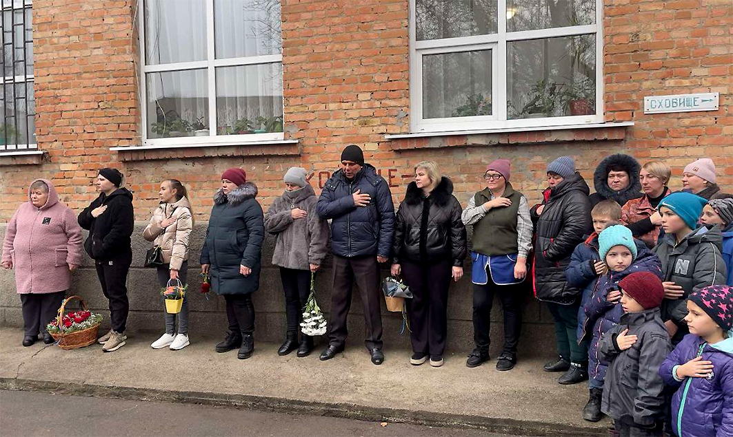 У громаді на Кіровоградщині відкрили меморіальну дошку на честь загиблого Героя