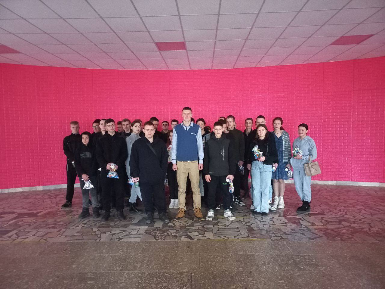 Студенти профтехучилища з Кіровоградщини, отримали корисні подарунки