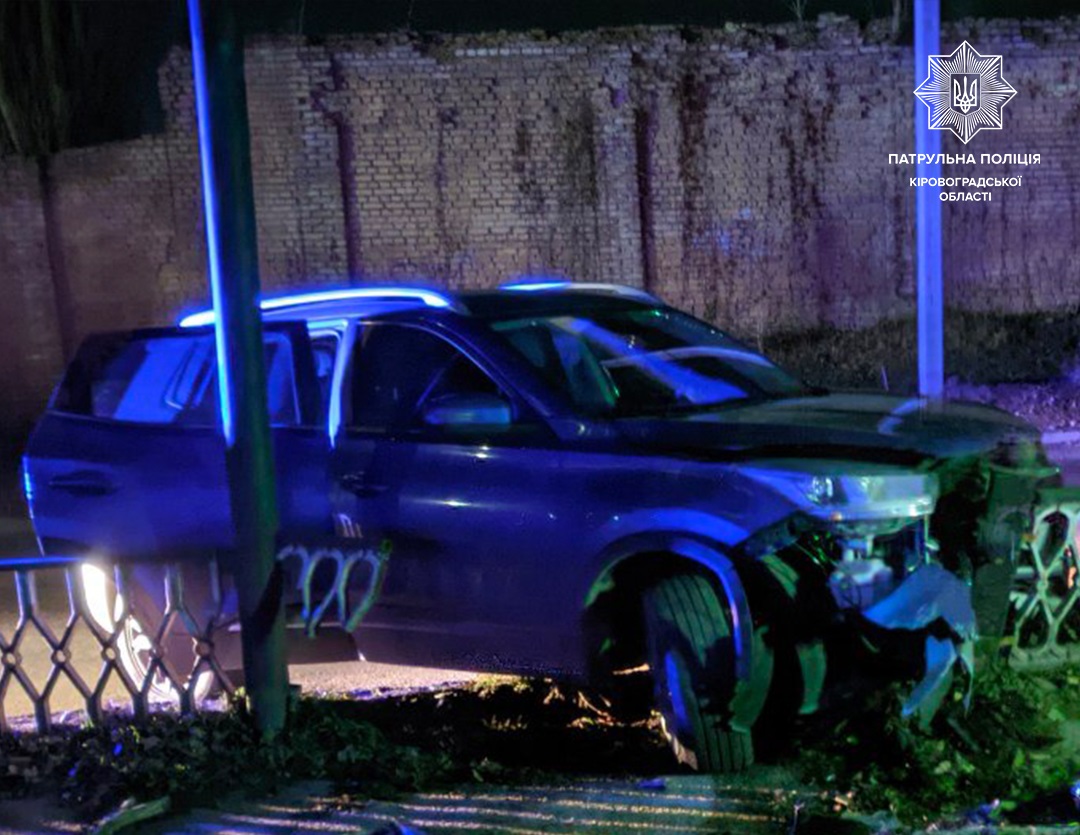 У Кропивницькому 19-річний горе-керманич напідпитку скоїв ДТП