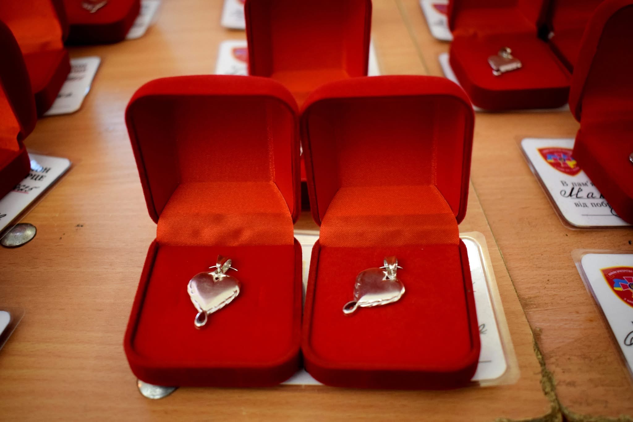 У Кропивницькому дітям загиблих воїнів вручили срібні обереги