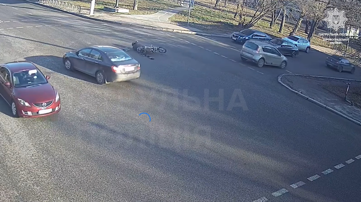 У Кропивницькому водій не поступився дорогою мопеду