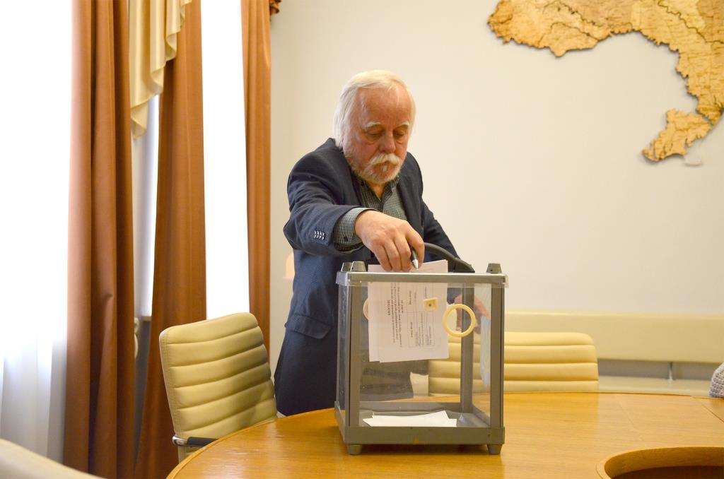 У Кропивницькому конкурсна комiсiя визначила переможцiв премiї iменi Євгена Маланюка