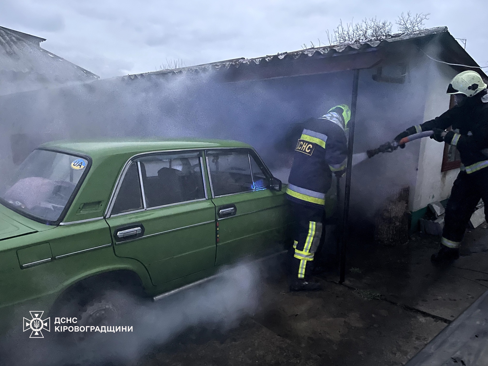 На Кіровоградщині полум’я охопило два легковики